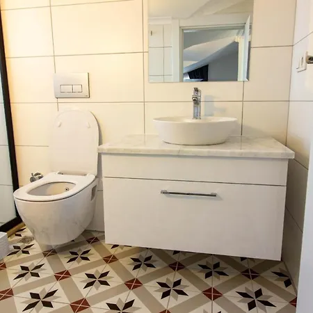Modern Newly Built 4 Bedroom With Pool And Garden In Central Hisaronu Fethiye