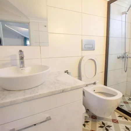 Modern Newly Built 4 Bedroom With Pool And Garden In Central Hisaronu