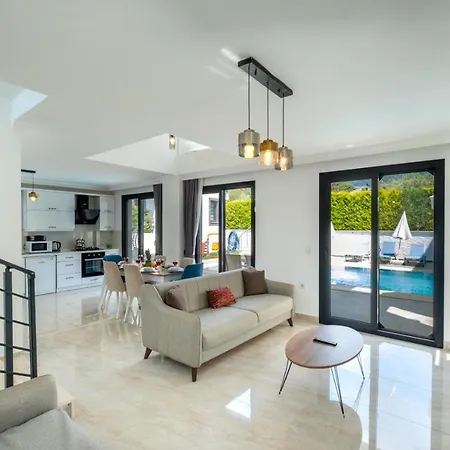 Modern Newly Built 4 Bedroom With Pool And Garden In Central Hisaronu * Fethiye