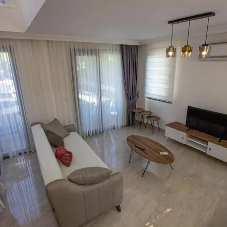 Villa Modern Newly Built 4 Bedroom With Pool And Garden In Central Hisaronu