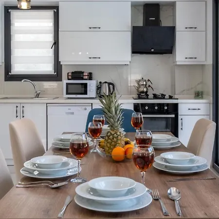 Modern Newly Built 4 Bedroom With Pool And Garden In Central Hisaronu